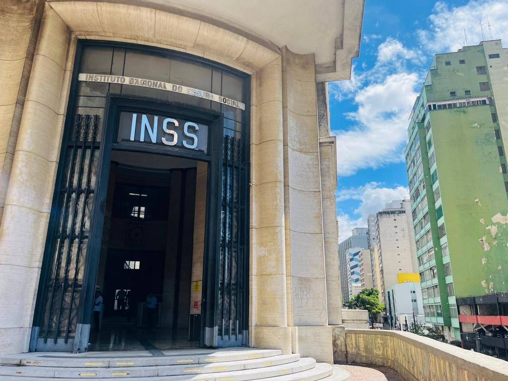 Bancos pedem que juros do consignado do INSS subam para 1,99% ao mês