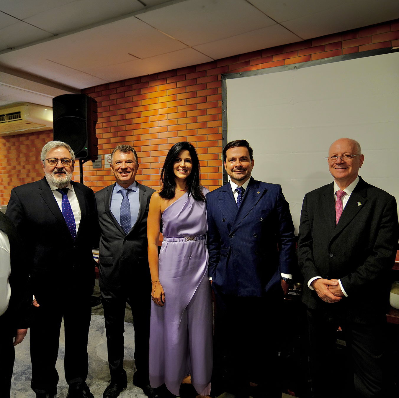 Frente Parlamentar Mista pela Democratização do Crédito e Serviços Financeiros é lançada para ampliar acesso ao Crédito no Brasil