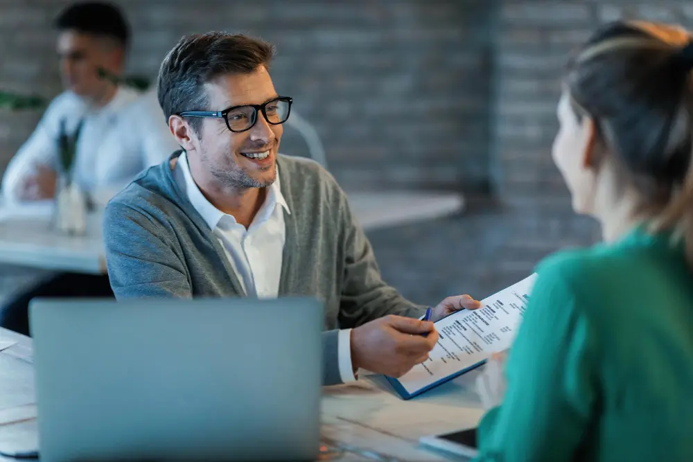 Como escolher a melhor certificação para atuar como correspondente bancário